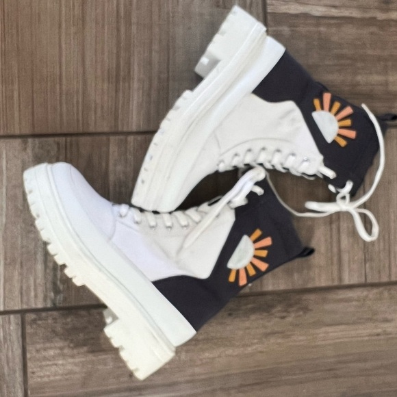 Free People Feels Good To Be Lost Lug Festival Boots size 6 - Picture 10 of 12